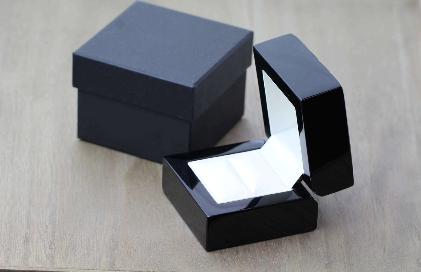 8mm Carbon Fibre & Rose Gold Wedding Ring with Free Engraving!